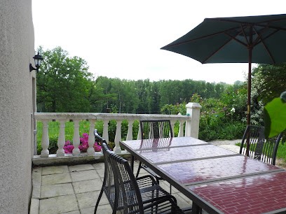 Les 3 Précieux: Location gites à la campagne dans les Monts du Lyonnais, proche de Feurs, Rhône, Auvergne-Rhône-Alpes, Gîte à Haute-Rivoire