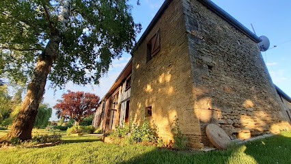 Aux Gîtes D'Haromagnyl - La Tour, Gîte à Rives Dervoises