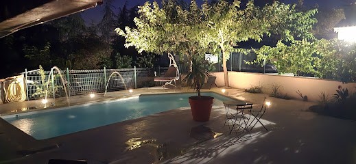 Domaine de charoussas le mas de mon père, Gîte à Lagorce