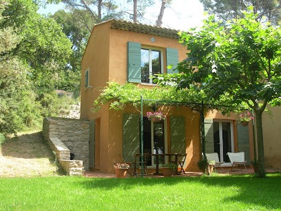 Holiday House Teulon, Gîte à Éguilles