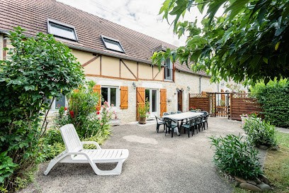 Le Colombier Ensoleillé, Gîte à Puybrun