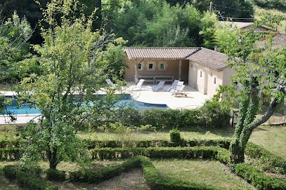 Le Château Du Roc, Gîte à Saint-Thomas-de-Conac