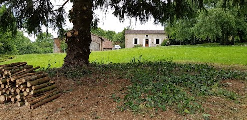Gite du MAINE PACHOU, Gîte à Écuras