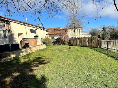 Domaine De La Roche Chabrelle, Gîte à Saint-Just