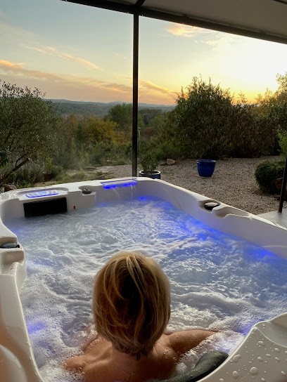 Bellevue En Provence Gîte Avec Jacuzzi Privatif, Gîte à Entrecasteaux