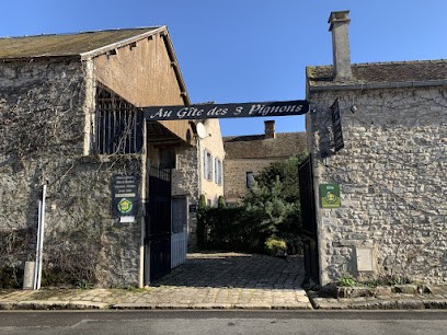 Le GITE DES TROIS PIGNONS, Gîte à Noisy-sur-École