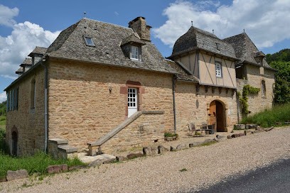 La Cour Pavée, Gîte à Sébrazac