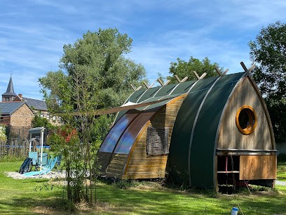 Roulottes des Combrailles: Hébergement insolite avec piscine en Auvergne (Vente de roulottes), Gîte à Saint-Pardoux