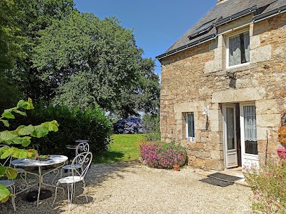 3 Gites 2/4/12 Places Estelle Et Christophe, Gîte à Pluméliau