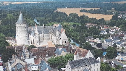 Gite côté jardin terrasse + parking, Gîte à Châteaudun