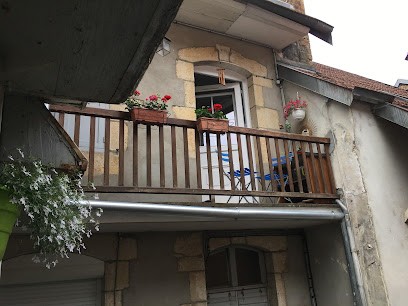 Gîte - Le Cadran Solaire, Gîte à Ornans