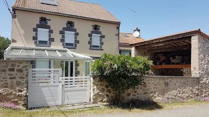 La Clémensarde: Gîte grande capacité à la campagne dans le Puy-de-Dôme, proche station thermale, Vulcania et Clermont-Ferrand, Gîte à Montcel