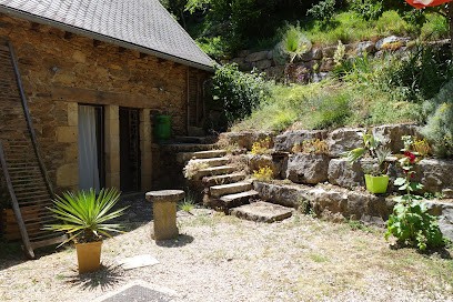 Gite l'Escure près du Lac, 11, Rue De La Fontaine De Cabanac, 12130 Ste Eulalie d'Olt, Gîte à Sainte-Eulalie-d'Olt