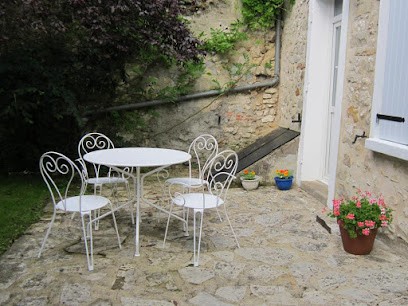 Gîte La Maison de Françoise à côté de Fontainebleau, Gîte à Féricy