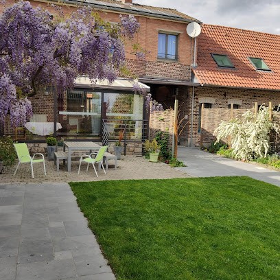 Gites De France De La Pévèle. LA CENSE DUMOULIN, Gîte à Faumont