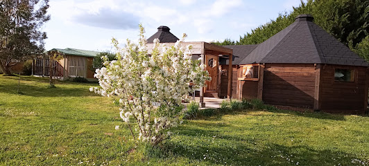 Les Chalets D'auvergne, Gîte à Chazemais