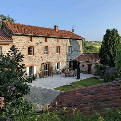 Gite - Les Gouttes Hôtes, Gîte à Essertines-en-Châtelneuf
