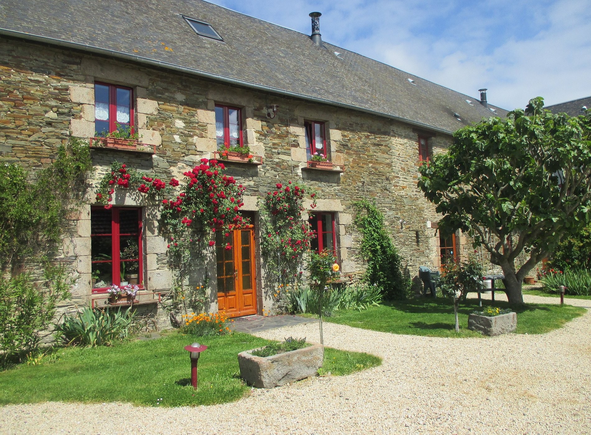 Gites Du Petit Manoir, Gîte à Servon
