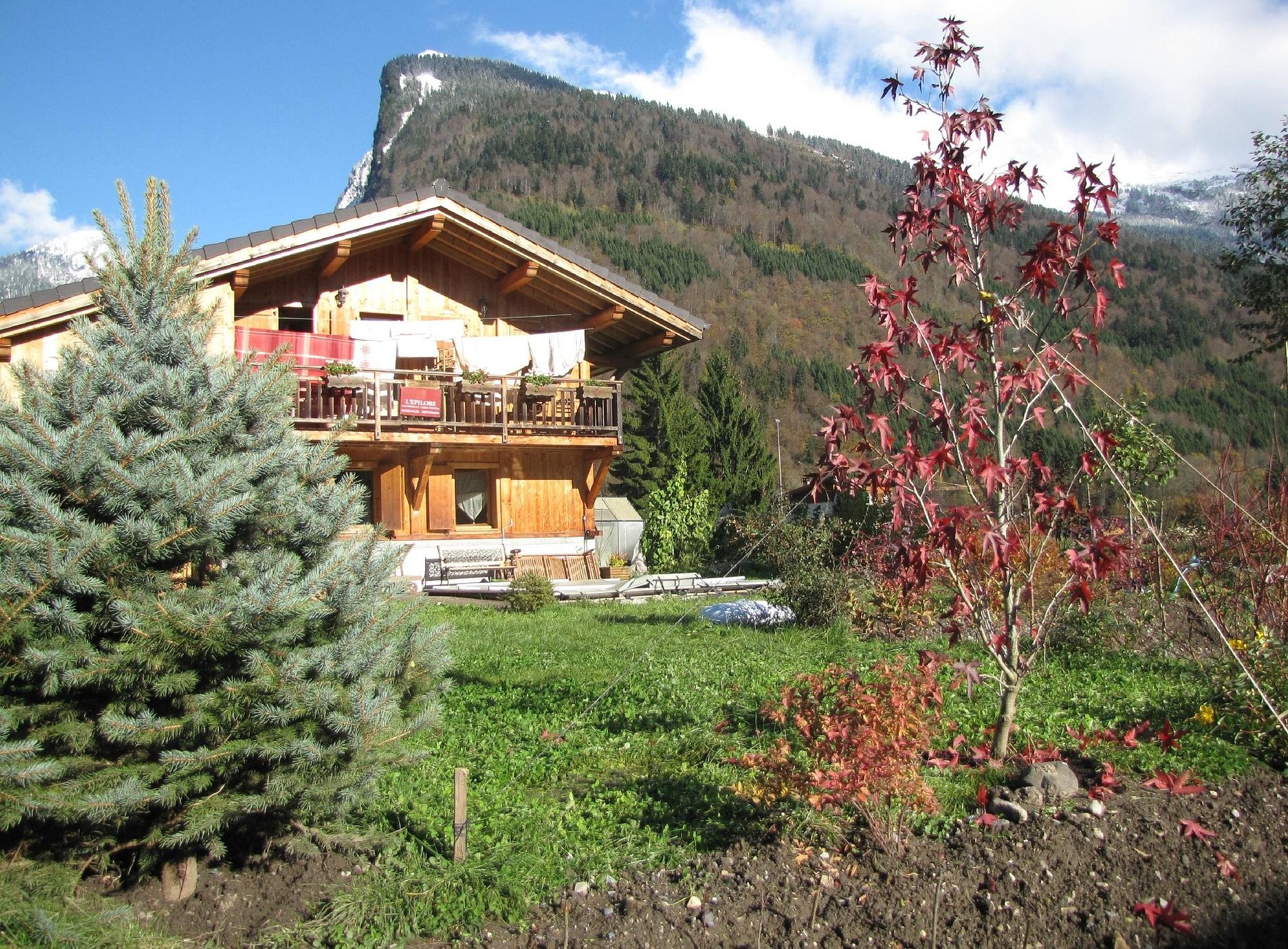 Gîte L'Epilobe à Samoëns, Haute-Savoie - L'Epilobe Bed & Breakfast-12 Personnes, Gîte à Samoëns
