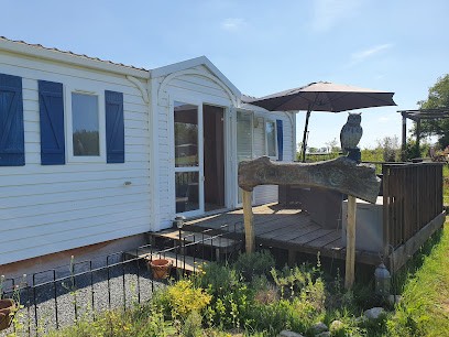 Mini-camping Domaine Les Jolains, Gîte à Lavaufranche