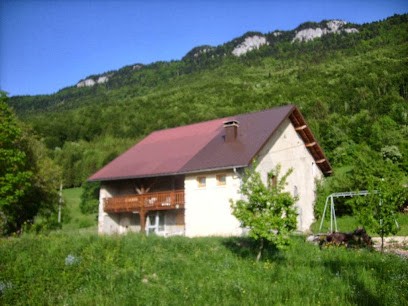 Gite Les Replats, Gîte à Chézery-Forens
