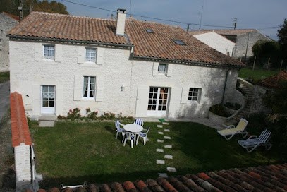 Au fil de la Seugne - Meublé de tourisme, Gîte à Montils