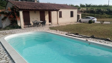 La villa gardechoise, Gîte à Saint-Julien-de-Peyrolas