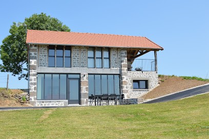 Le Grenier à Grains Le Buron De Juzelles Carlat, Gîte à Carlat