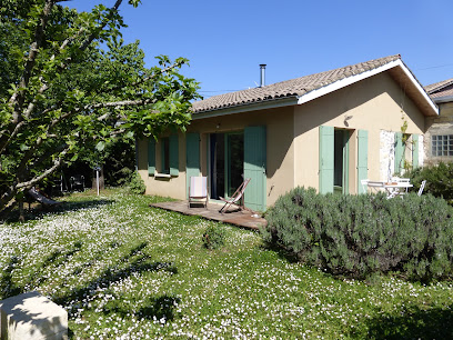 La Petite Maison Gîte à Espiet