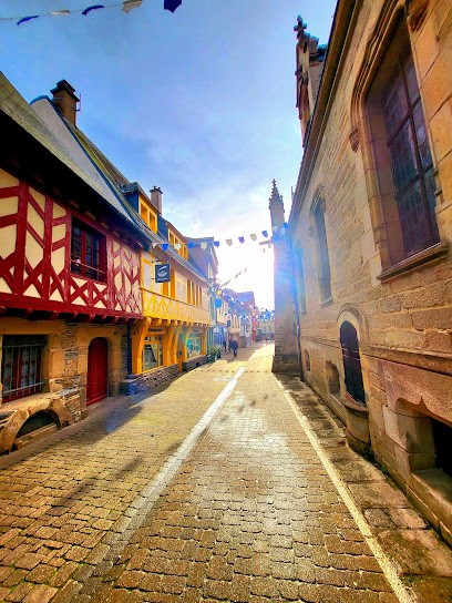 Gîte 3 personnes à Josselin - Et à côté coule une rivière, Gîte à Josselin