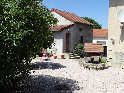 Le Verger Du Pas De La Sioule, Gîte à Saint-Bonnet-de-Rochefort