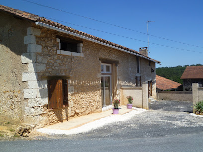 Gîte Le Séchoir D'alice - Saint-Germain-Du-Salembre Gîte à Saint-Germain-du-Salembre