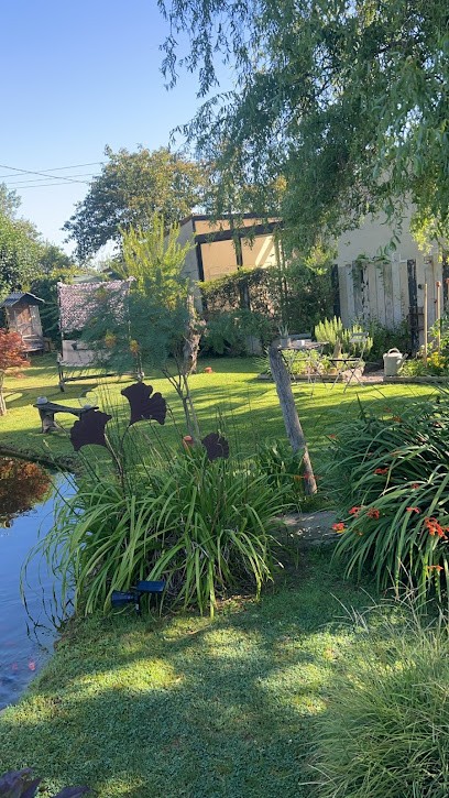 La parenthèse Roques, Gîte à Roques