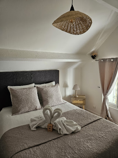 La Petite Maison Romantique, Gîte à Bennecourt