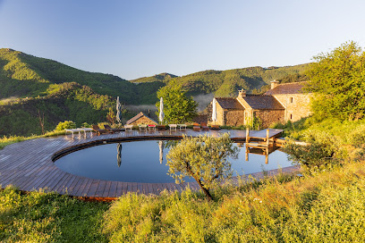 Gîte De Groupe De Charme Cévennes & Lozère, Piscine Naturelle , Spa, 30 Couchages, Gîte à Saint-Michel-de-Dèze