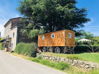 Roulotte de Charme St Genest de Beauzon, Gîte à Saint-Genest-de-Beauzon