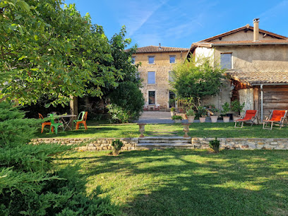 Maison De Famille Pleine De Charme Avec Piscine, Au Coeur Des Mont D'or Et À Proximité De Lyon, Gîte à Saint-Germain-au-Mont-d'Or