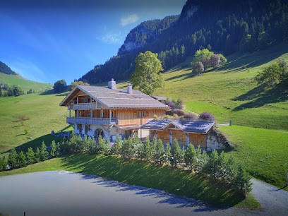 Authentic Lodge Spa - Atherac Location, Gîte à La Clusaz