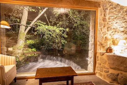 gite au clair de l'eau-La chapelle moulin traversée par la rivière, Gîte à Bourg-Argental