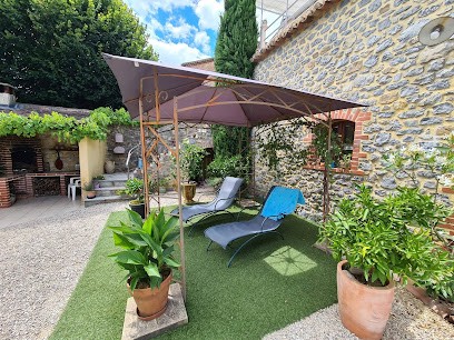 Mas Du Tilleul : Mas De Caractère, Gîtes De Groupe, Avec Piscine Et Jardin, à La Campagne, Dans Le Gard, Gîte à Courry