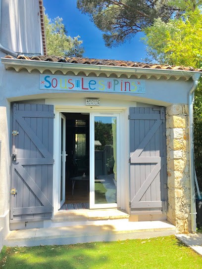 Gîte Sous Les Pins, Gîte à La Garde