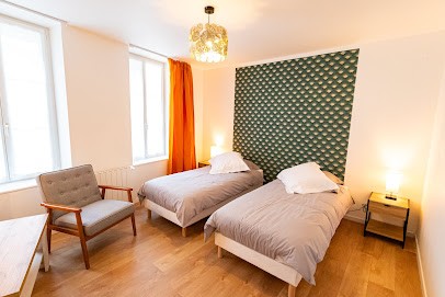 Les Gîtes du Valois : gîte D'Artagnan et gîte Les Camélias, Gîte à Villers-Cotterêts