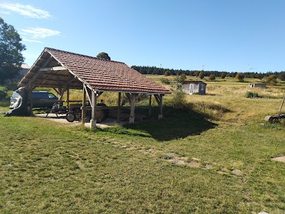 La Ferme du Grizzly : Gîte ferme équestre en Ardèche, Gîte à Coucouron