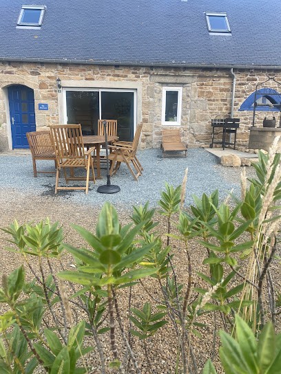 Gîtes Toullan Bré : Les Mouettes & Jetez l’Ancre, Gîte à Louargat