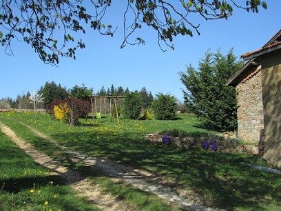 Gîte & Atelier Les Murs De Couleurs, Gîte à Cremeaux