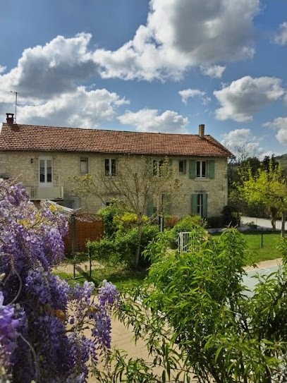 LES DEUX ECUREUILS les Glycines, Gîte à Peyrillac-et-Millac