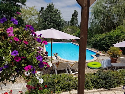 Sevenne Gites, Duck & Drake Cottage, Gîte à Labretonie