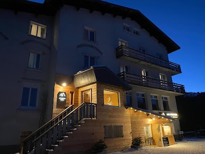 Résidence les 3 Sommets, Gîte à Sarcenas