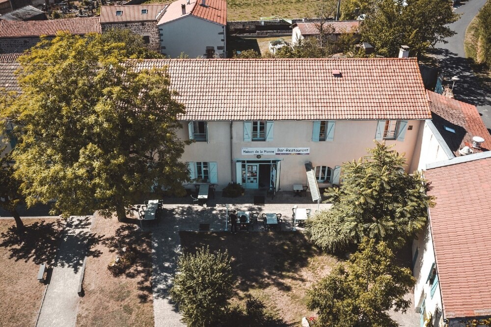 Gîte Puy De Dôme - La Maison De La Monne, Gîte à Olloix
