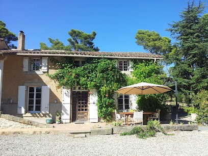 Les Pins, Domaine Russol, Gîte à Laure-Minervois